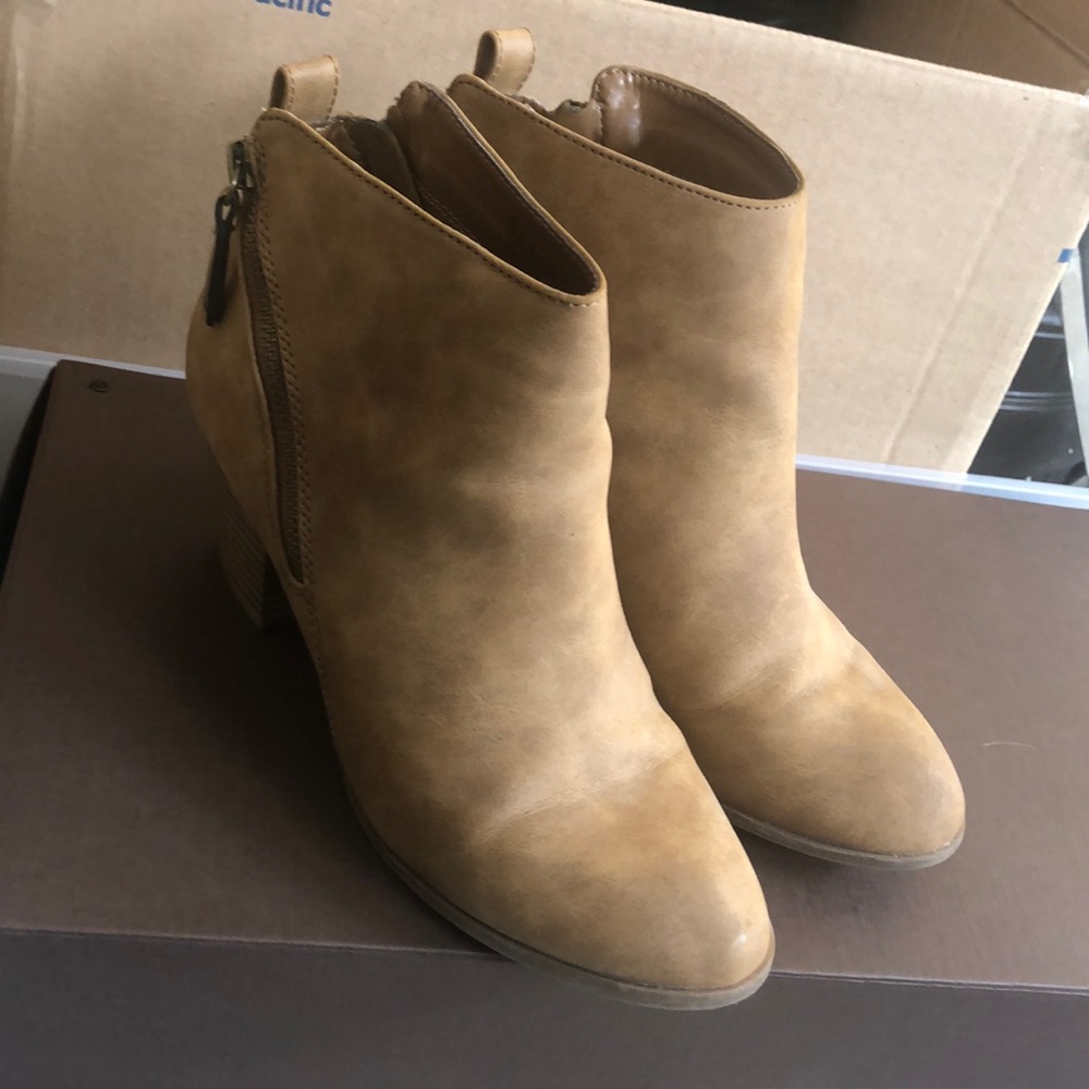 Express booties size 8
